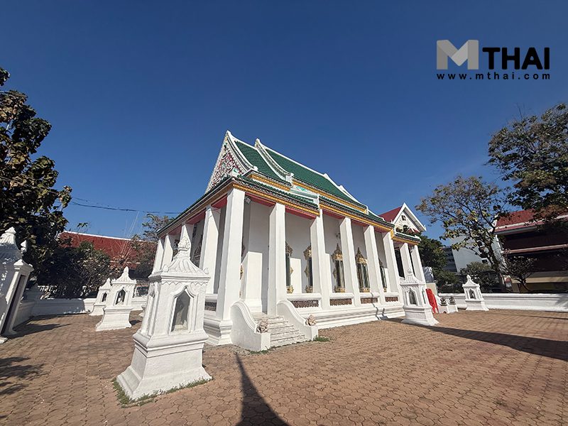 วัดพระอารามหลวง