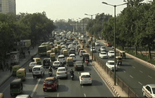 อินเดียเก็บภาษีรถบรรทุกเข้าเมืองหลวง