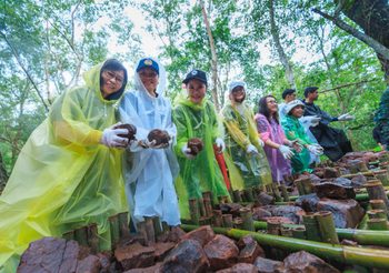 ททท. จับมือ 9 พันธมิตร เปิดตัว “Village to the World” สืบสานพระราชปณิธาน “พระพันปีหลวง” สู่การท่องเที่ยวอย่างยั่งยืน ปลุกพลัง ESG Tourism ทั่วไทย