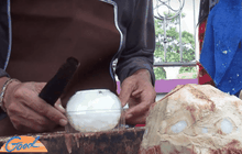 พ่อค้าปทุมธานี เพิ่มมูลค่ามะพร้าวน้ำหอม