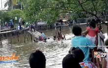 สะพานไม้ตลาดริมน้ำคลองแดนหักโค่นมีคนพลัดตก