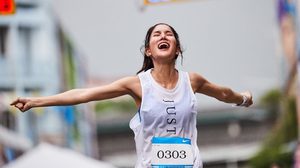 ก้อย รัชวิน ชวนสาวๆวิ่ง ในงานกรุงเทพมาราธอน ร่วมสร้างปรากฏการณ์แห่งสังคมสุขภาพดี