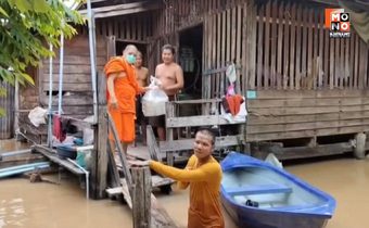 พระไม่ทิ้งโยม “วัดอินทรวิหาร บางขุนพรหม กรุงเทพฯ จัดโรงครัวเคลื่อนที่ “เจ้าคุณน้อย” ช่วยผู้ประสบภัยน้ำท่วม น่าน- สุโขทัย