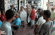 กลุ่มคนพิการประท้วงมาตรการรัดเข็มขัดกรีซ