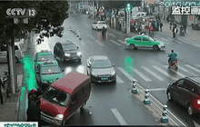 รถตู้วิ่งทับสาวจีน รอดตายหวุดหวิด