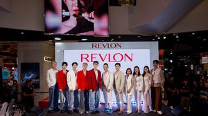 Revlon Thailand จัดงานเปิดตัว ผลิตภัณฑ์ใหม่ Revlon Super Lustrous Glass Shine Lip Balm 10 เฉดสีสุดจึ้ง!!! ดึงคนดัง “มายด์ ลภัสลัล-โฮม Homeless Makeup” และ วง PERSES ร่วมแจมความแวววาวสุดคึกคัก