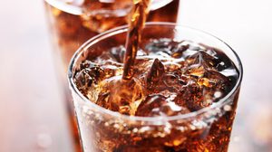 12 สิ่งมหัศจรรย์ ที่จะเกิดขึ้นเมื่อคุณ เลิกดื่มน้ำอัดลม ตั้งแต่วันนี้!!