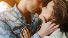 จูบใครคิดว่าไม่สำคัญ! 13 สิ่งที่มั่นใจว่าคุณไม่รู้ เกี่ยวกับการจูบ