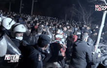 ตำรวจกรีซปะทะผู้ลี้ภัย