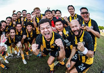 ทีมฟุตบอลสิงห์ออลสตาร์ ดวล ทีมแพทย์ มศว. หาทุนตรวจคัดกรองมะเร็งลำไส้