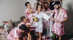 สาววิศวะ ชวนแก๊งเพื่อนชาย ถ่ายภาพแต่งงาน แบบสายฮา ไม่ง้อเพื่อนชะนีก็ด๊ะ