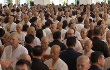 กองทัพจัดพิธีอุปสมบท 990 รูป ถวายในหลวง ร.9