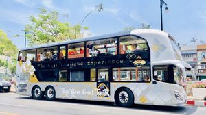 Thai Bus Food Tour นั่งบัสสองชั้น  ชมเมืองรอบเกาะรัตนโกสินทร์
