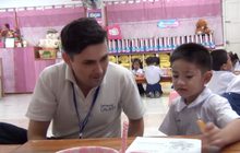 ทึ่ง! เด็กชาย 4 ขวบ พูดอังกฤษ
