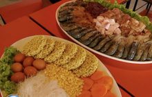 หมูกระทะจัมโบ้พร้อมน้ำจิ้มรสเด็ด