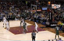“เลอบรอน” นำแคฟส์สยบกวางหนุ่ม ยัดห่วง NBA
