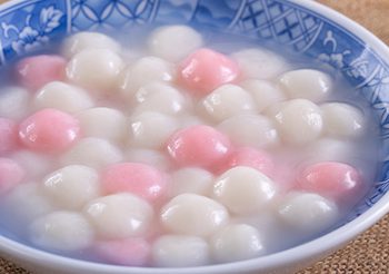 ทำไมต้องถวาย  ขนมหวาน และ ของเหนียว  ในวันส่งเจ้าขึ้นสวรรค์