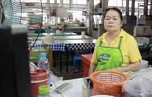 ประชาชนส่งกำลังใจช่วย จนท.-ทีมหมูป่าฯ ออกจากถ้ำหลวง