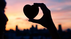 อยาก เข้าใจแฟน ตัวเอง ที่งอนเพราะรักใช่ไหมคะ