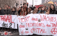 นักศึกษาต้านการปฏิรูปแรงงานปะทะกับตำรวจในฝรั่งเศส