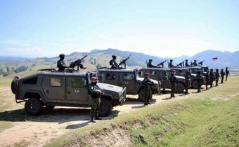 “ฉก.ราชมนู กกล.นเรศวร” ยกระดับเฝ้าระวังชายแดนไทย-เมียนมา นำอาวุธยิงสนับสนุนติดตั้งพื้นที่ยุทธศาสตร์ พร้อมตอบโต้หากสถานการณ์ขยายวง