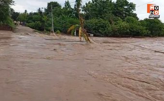 สุโขทัยช้ำ! แม่น้ำยมไหลแรงเซาะตลิง บ้านเรือนพังเสียหายลอยไปกับน้ำ 2 หลัง