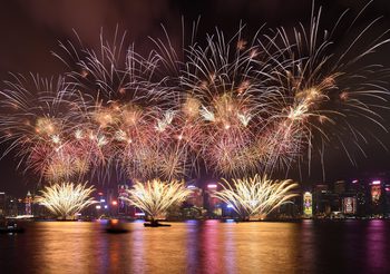 สีสันตรุษจีน ฉบับ ‘โลคอลฮ่องกง’ ทำความรู้จักวิถีงานเทศกาลที่คนไม่ค่อยรู้จัก และเที่ยวอีเวนท์ต้องห้ามพลาด!