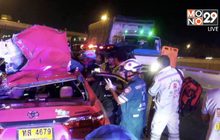 แท็กซี่พุ่งชนท้ายรถบรรทุกเจ็บสาหัส 2 คน