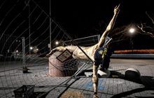 รูปปั้น “ซลาตัน” ถูกรื้อถอนแล้วหลังโดนพังยับ