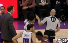 เฮดโค้ชเจอไล่ต้นเกม “เลเกอร์ส” บุกโดนคิงส์ไล่ทุบ