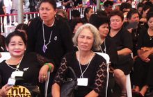 ประชาชนพร้อมใจสักการะพระบรมศพ