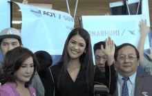 “แนท อนิพรณ์” กลับถึงไทย หลังคว้าชุดประจำชาติยอดเยี่ยม MU2015