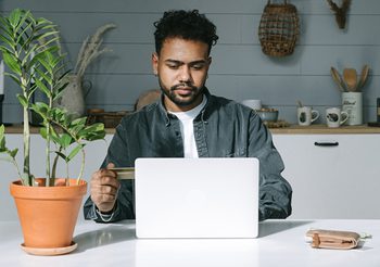 กู้เงินออนไลน์อย่างไรให้ปลอดภัย? เช็กวิธีดูแอปถูกกฎหมาย 2569