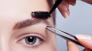 เผลอ กันคิ้วพลาด อย่าเพิ่งตกใจ!! ตามมาทางนี้ เรามีวิธีแก้ดีๆ มาบอก