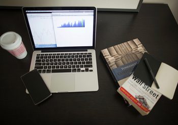 คนรุ่นใหม่ในไทยใช้เทคโนโลยีสร้างรายได้เสริมยังไงกันบ้าง