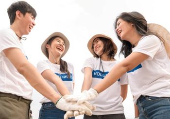 ทำเสื้อสตาฟ ดูดีได้ยกทีม สวมใส่สบาย ดีไซน์สวย สมเป็นมือโปร