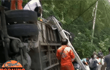 รถทัวร์พลิกคว่ำกลางโค้งเขาตับเต่า ดับ 8 ราย