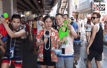 นักท่องเที่ยวทยอยเล่นน้ำสงกรานต์ ที่ถนนสีลม