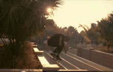 นักสเก็ตบอร์ดโชว์ลีลาในสวนน้ำดูไบ