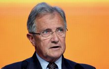 เรโนลต์แต่งตั้งผู้บริหารรักษาการแทน “คาร์ลอส กอส์น”