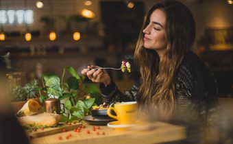 7 วิธีลดคอเลสเตอรอลในเลือด ที่ทำได้ด้วยตัวเอง จากในชีวิตประจำวัน