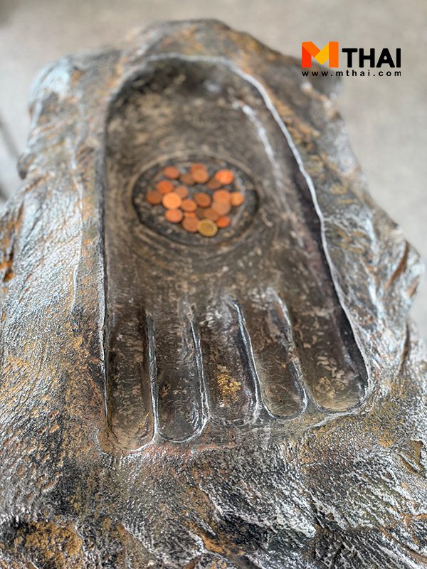 รอยพระพุทธบาท