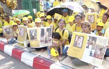พสกนิกรรับเสด็จในหลวงรัชกาลที่10 เสด็จฯเลียบพระนคร