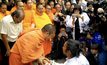 “ตูน” เข้าพิธีบายศรีสู่ขวัญ ที่ไร่เชิญตะวัน