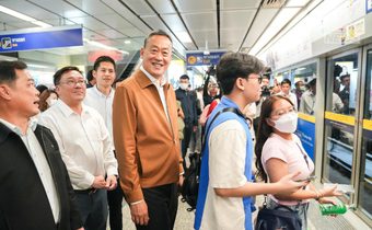 เศรษฐา นั่ง MRT-เดินตลาด ฟังเสียงสะท้อนปัญหาปากท้อง ปชช.