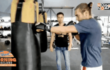 หนุ่มนักปั่นอิตาลีเรียนมวยไทยฟรีแลกทำพิซซ่า