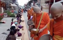ชาวเชียงคานทำบุญข้าวเหนียวรับเปิดเมือง