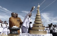 เร่งสร้างพระเมรุมาศจำลอง-เตรียมที่จัดพิธีถวายดอกไม้จันทน์