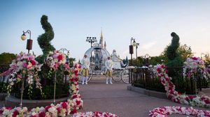Disney World เปิดปราสาทซินเดอเรลล่า ให้คู่รักจัดงานแต่งได้แล้ว!