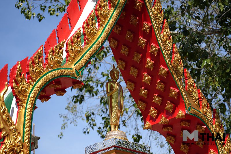 ซุ้มประตูวัด